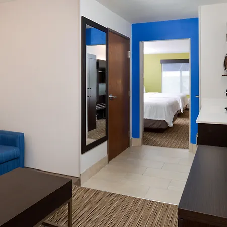 Holiday Inn Express & Suites Pueblo By Ihg-2