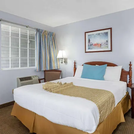 Travelodge By Wyndham Cape Cod Area-3