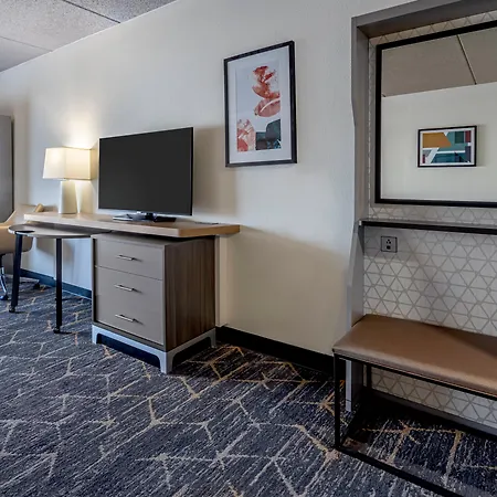 Holiday Inn & Suites Wausau-Rothschild By Ihg-2