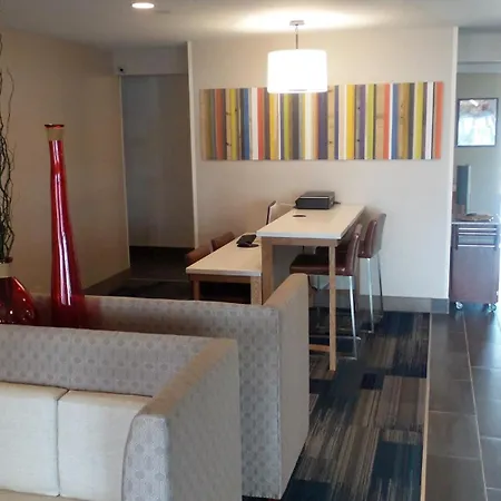 Muncie Place Hotel & Suites-3