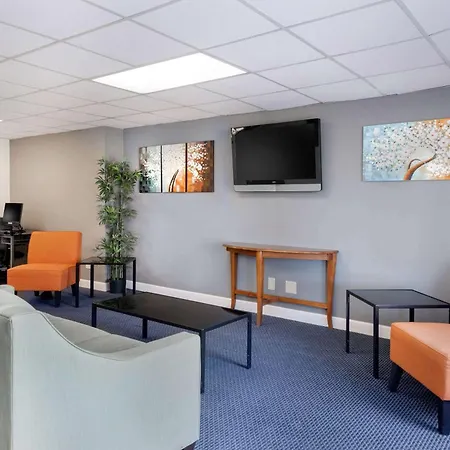 Quality Inn & Suites Lafayette I-65-2