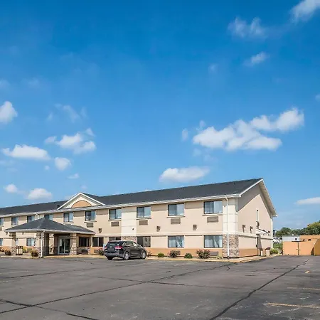 Quality Inn Coralville - Iowa River Landing-3