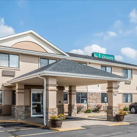 Quality Inn Coralville - Iowa River Landing-2
