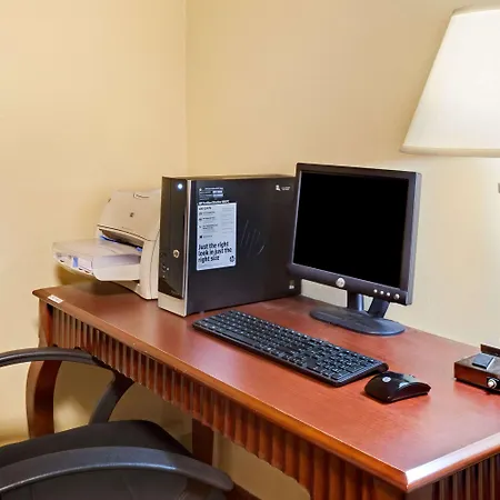 Ramada By Wyndham Kittery-3