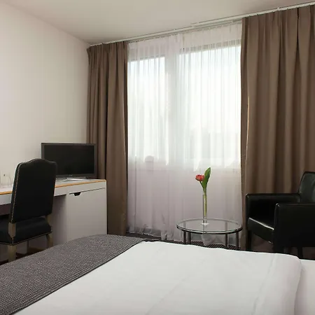 Tryp By Wyndham Wuppertal-3