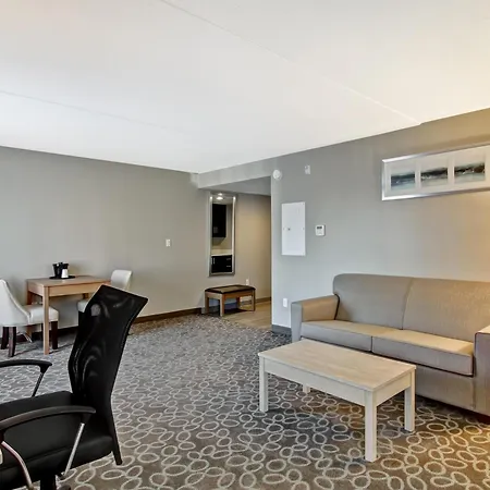 Holiday Inn Express & Suites Oshawa Downtown - Toronto Area By Ihg-3