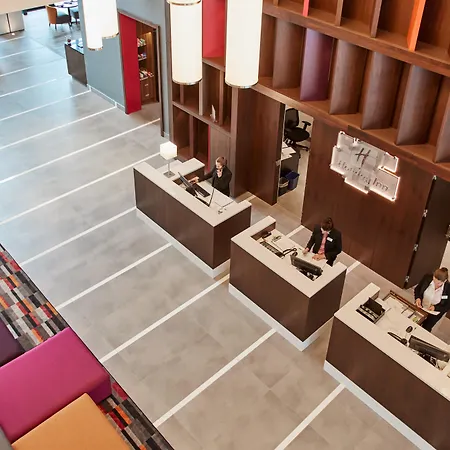 Holiday Inn Hotel & Suites - Montreal Centre-Ville Ouest By Ihg-3