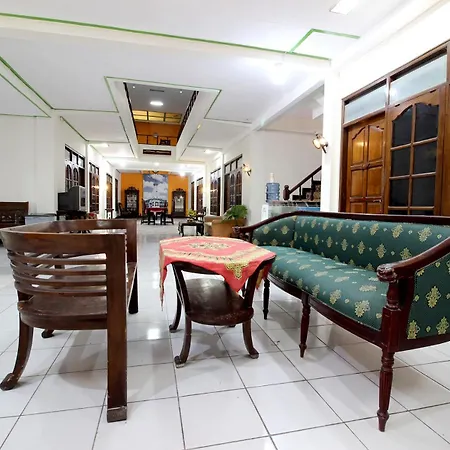 Reddoorz Plus Syariah Near Lempuyangan Station 3-3