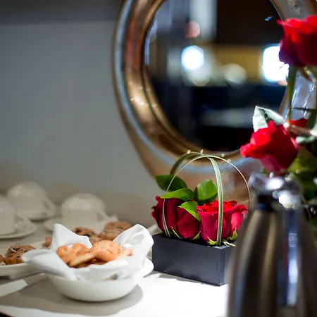 Hotel 93 Luxury Suites By Preferred-2