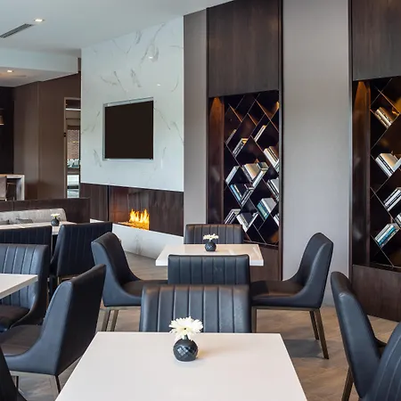Holiday Inn Boston Logan Airport - Chelsea By Ihg-3
