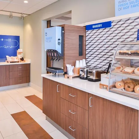 Holiday Inn Express & Suites - Omaha - 120Th And Maple By Ihg-3