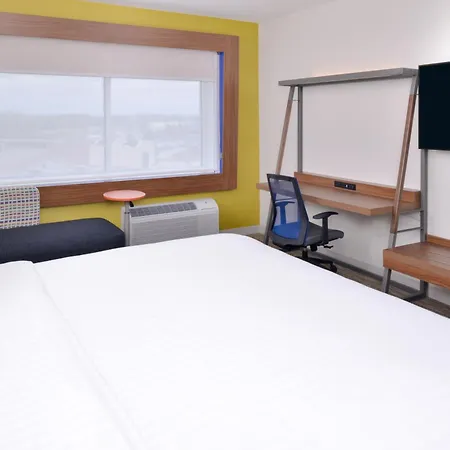 Holiday Inn Express & Suites Madison By Ihg-3