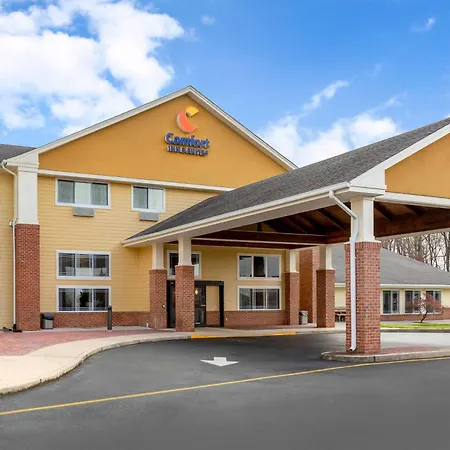 Comfort Inn & Suites Milford-2