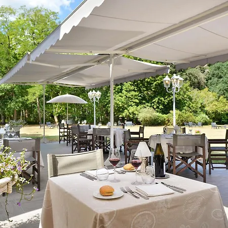 Logis Domaine De Valaudran-3