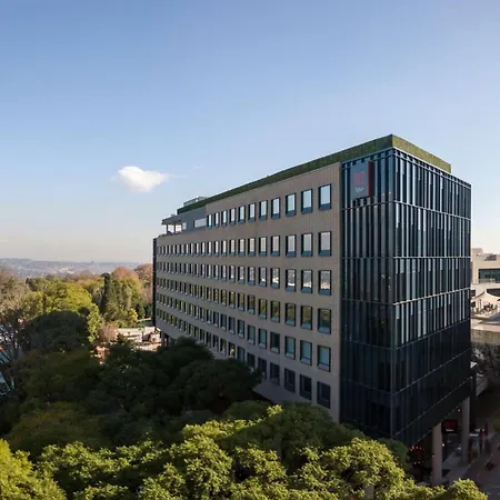 Radisson Red Hotel Johannesburg Rosebank-2
