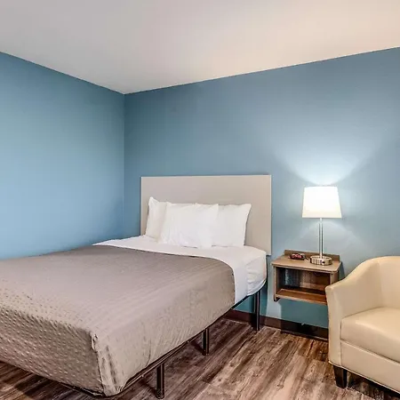 Woodspring Suites West Des Moines-3
