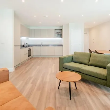 Modern Apartments In Brentford 2 Minutes Walk From Kew Bridge-3