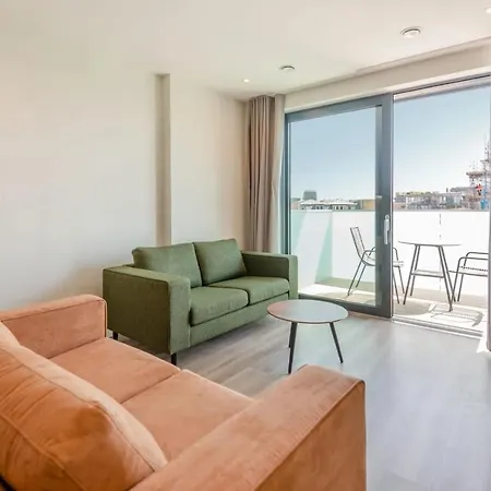 Modern Apartments In Brentford 2 Minutes Walk From Kew Bridge-2