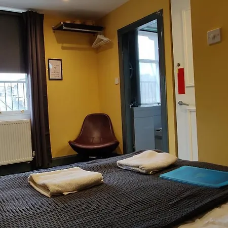 Stay - Gilmore Guesthouse-2