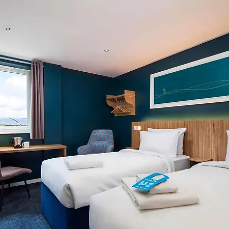 Travelodge London Central Bank-2