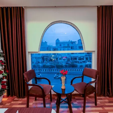 Hotel Lalita Palace-3