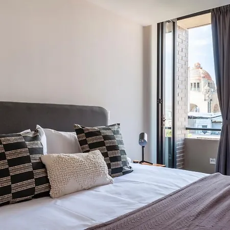 Alcazar Apartments-3
