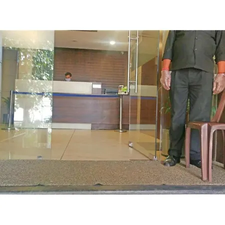 Hotel Jb Skyhilton Inn, Alambagh-3