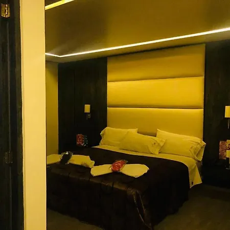 Hotel M Elite Golden-3