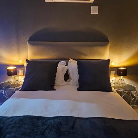 Elson Manor Guesthouse-3