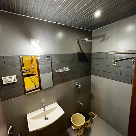 Hotel Savera Inn-2