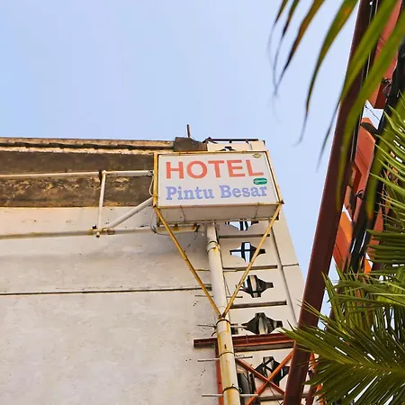 Collection O 92739 Hotel Pintu Besar Near Pancoran Chinatown Point-2
