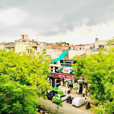 Qotel Hotel Rajouri Garden I Near Metro I Spacious Rooms I Friendly Staff I Most Preferred Hotel In Rajouri-3
