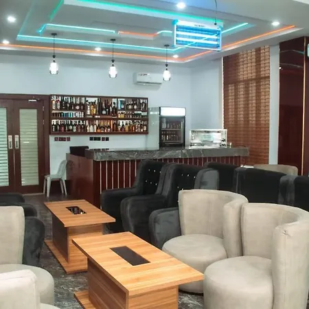 De Baylux Hotel & Suites-3