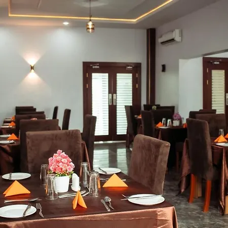 De Baylux Hotel & Suites-2