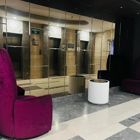 Avr Hotels 1 Bhk Rooms Sapphire Mall 83 Manesr-2