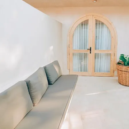 Felix Rooms-3