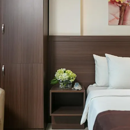 Quang Chung Hotel Le Van Thiem-2