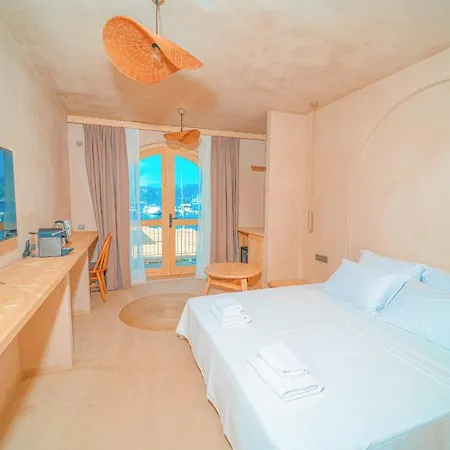 Felix Rooms-2