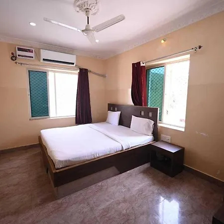Oyo Flagship Hotel New Moon Inn-2