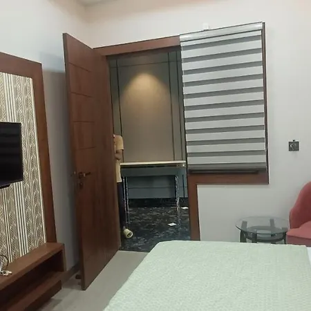 Hotel Sadhana Palace-2