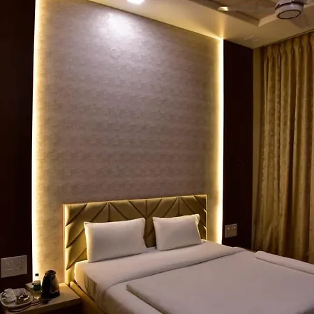 Hotel Royal Executive-3