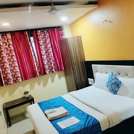 Hotel Golden Galaxy - Santacruz East-2