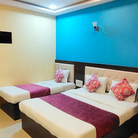 Hotel Golden Galaxy - Santacruz East-3