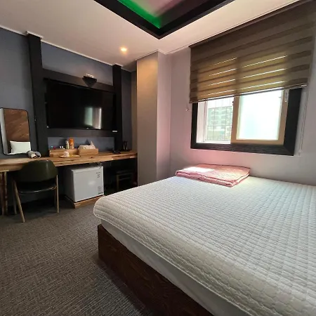 Maldives Hotel & Hostel-3