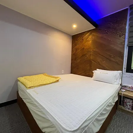 Maldives Hotel & Hostel-2