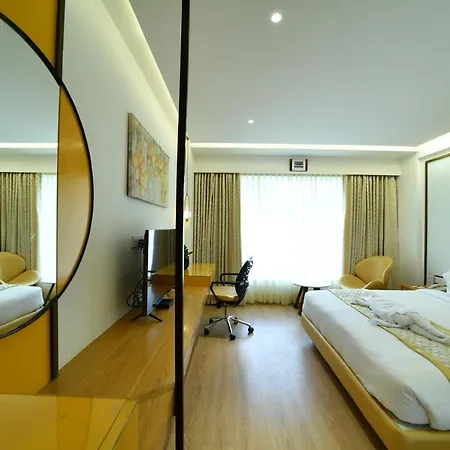 The President Hotel, Kumarapark-2