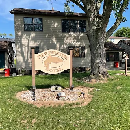 Riverside Motel-3
