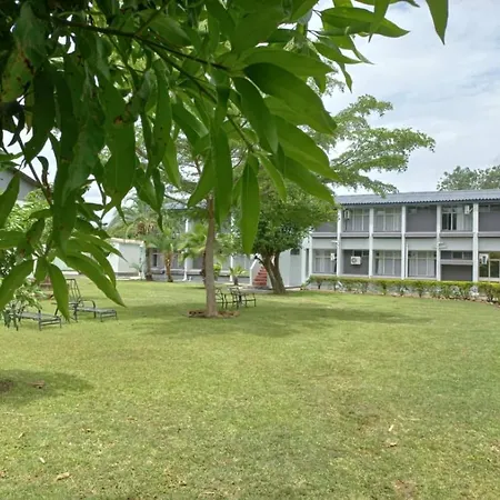 Crescent Lodge-2