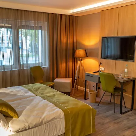 Hotel Fine Art Ug-3