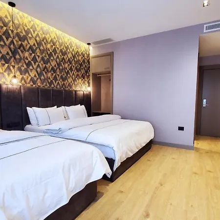 Starlight Hotel-2
